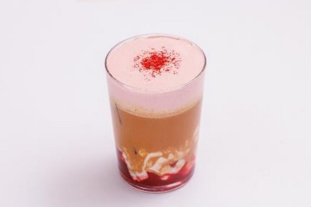 「いちご杏仁ティーラテ」