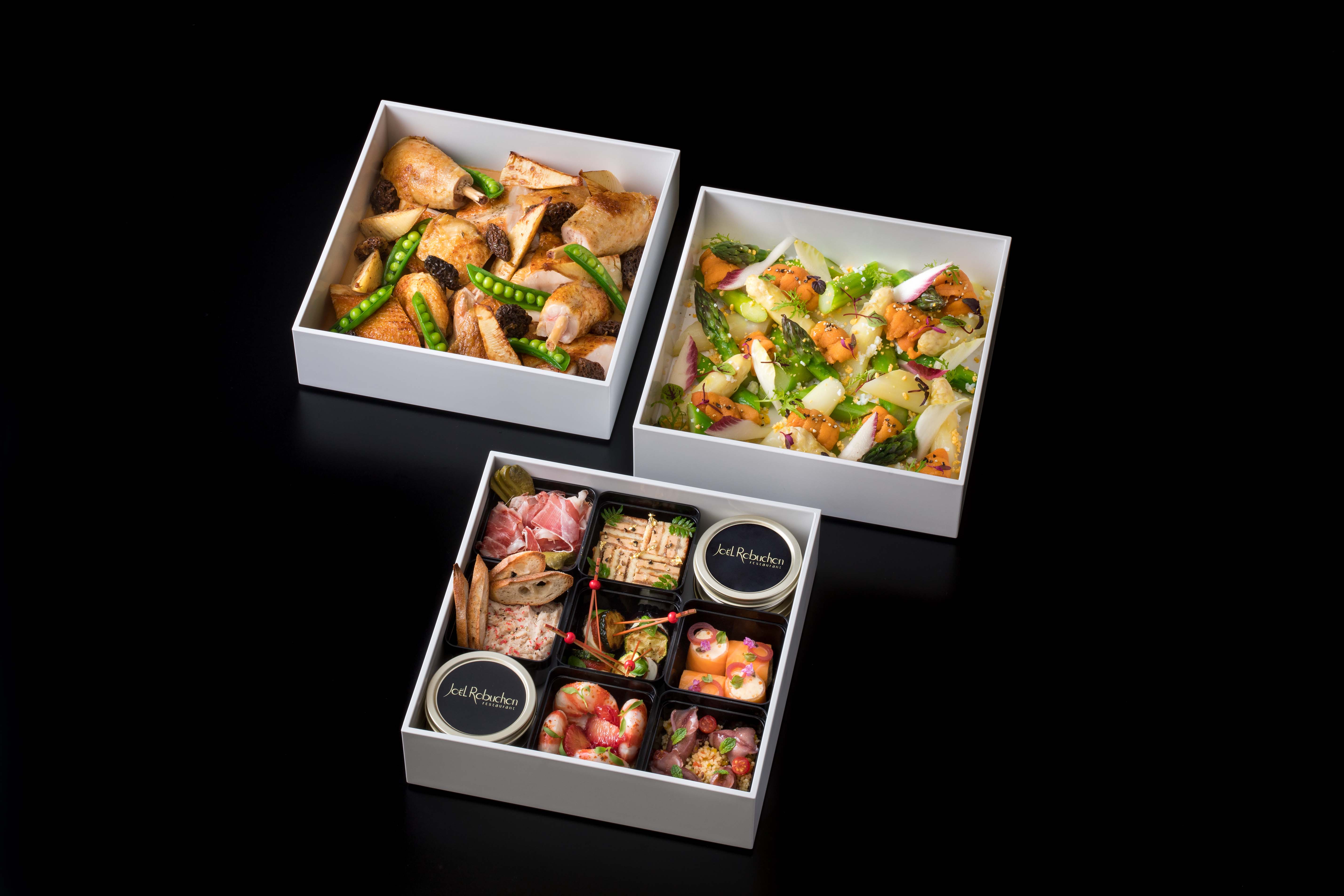 ジョエル・ロブションのスペシャリテ&ldquo;キャビア アンペリアル ロブションスタイル&rdquo;や&ldquo;サーモンのフリヴォリテ&rdquo;を含む前菜8種、季節の食材を使用したサラダ、肉料理を三段のBOXでご用意