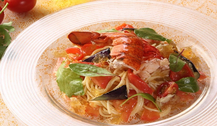 オマール海老とフレッシュトマトの冷製パスタ