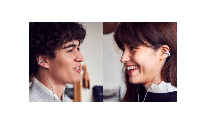 耳を塞がず音を楽しむ 新感覚の ながら イヤホン Ambie 発売 Web Magazine Openers