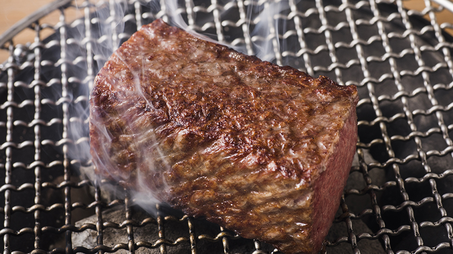うしごろバンビーナ・カルボーネ 中目黒店で、過去最大「肉塊“ロック”ステーキ」を販売！