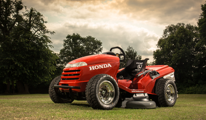 ホンダが世界最速の芝刈機を製作|HONDA