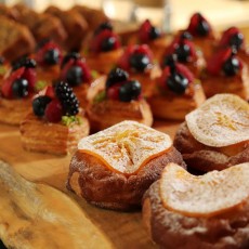 大手町の緑に包まれた「ザ・カフェ by アマン」にて、朝食サービスがスタート｜AMAN TOKYO