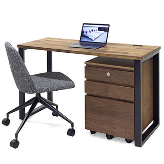 風合いのあるウォールナットを使ったリモートワークデスク｜MASTERWAL