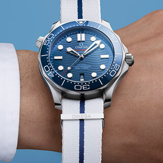 汗に強い。夏シーズンに最適な新作NATOストラップ｜OMEGA - Web