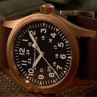 経年変化が楽しめるブロンズケースの「カーキ フィールド メカ