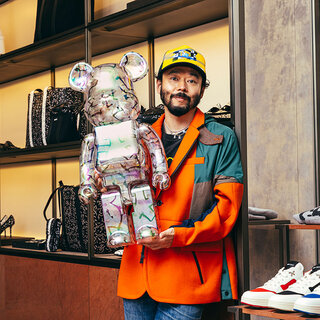 JIMMY CHOO × ERIC HAZEのコラボを実現させた小木“POGGY”基史