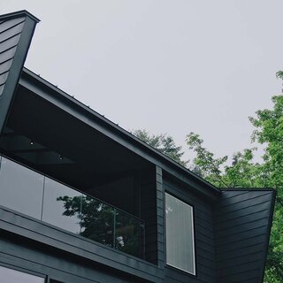 Hotel norm. air fuji, a high-end, fully private hotel, opens on the shores of Lake Kawaguchiko in Yamanashi Prefecture.