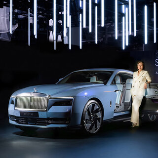 Rolls-Royce's First BEV, the Spectre, Arrives in Japan | ROLLS-ROYCE
