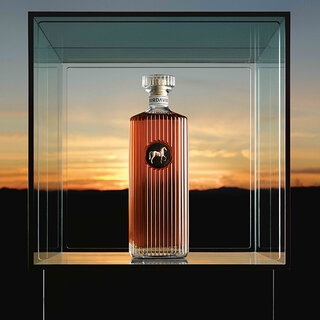 SIRDAVIS サーディヴィス　ウイスキー ストライプボトル モエ ヘネシーとビヨンセが共同開発したウイスキー「サー