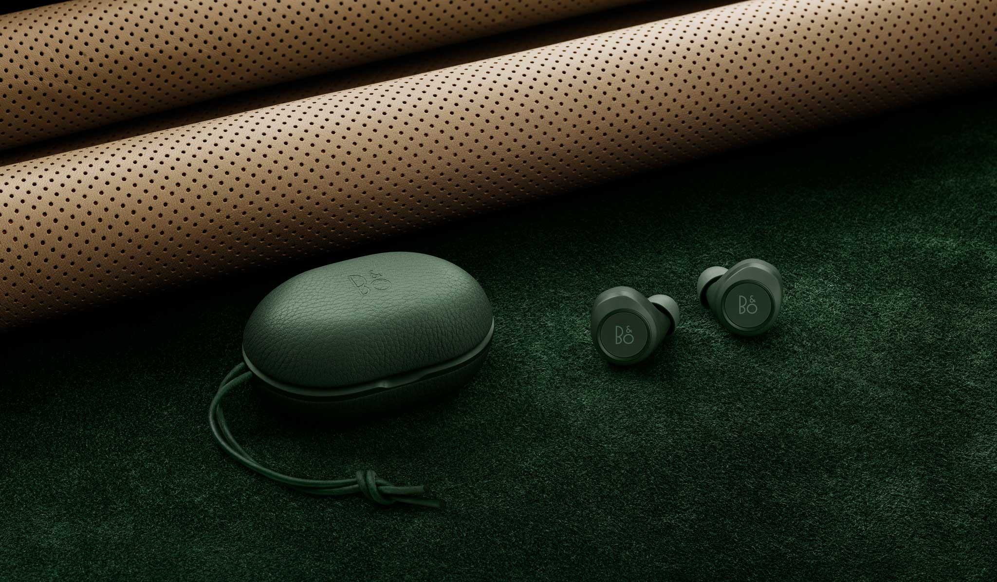 Bang & Olufsen Beoplay E8 Limited Color "Beoplay E8 Racing Green" | Bang & Olufsen