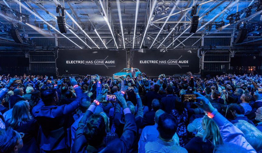 アウディ「e-tron」のワールドプレミアイベント「The Charge」が開催｜Audi