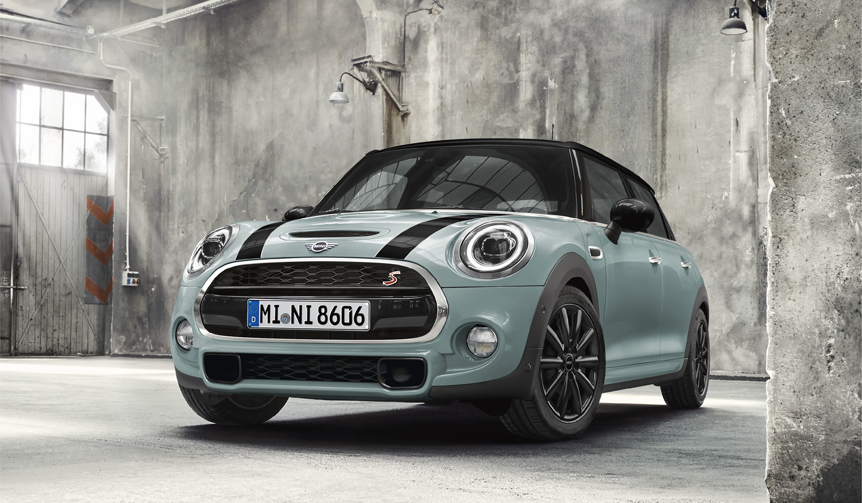 A Limited Edition MINI Dressed in Retro-Modern Ice Blue
