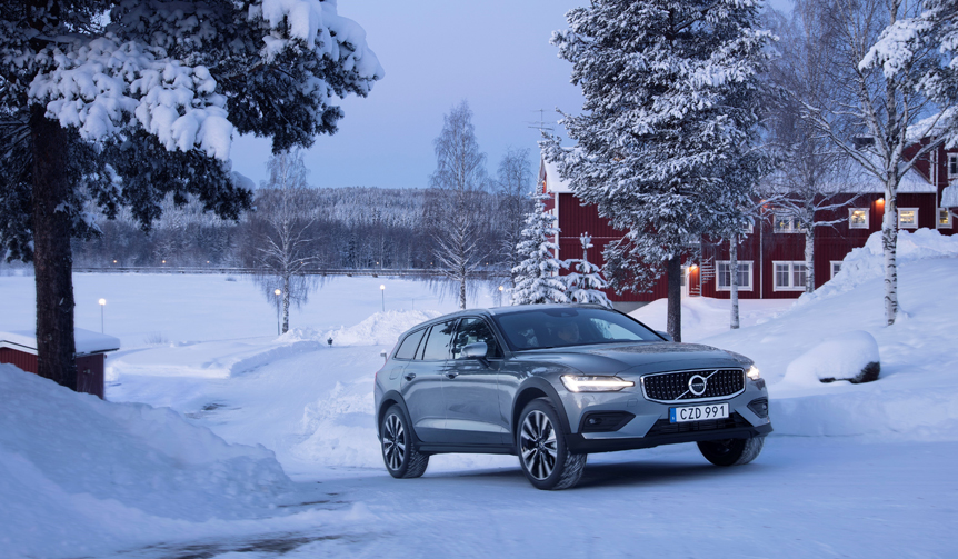 Volvo Begins Accepting Pre-Orders for the New V60 Cross Country