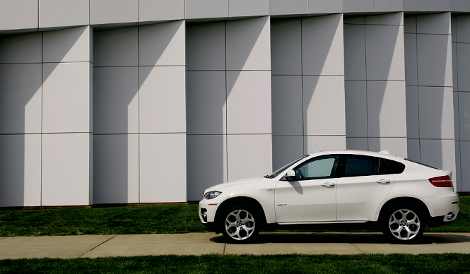 Feature: The "Coupe-like" Qualities of BMW's New Model, the X6