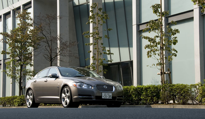 Jaguar　XF｜ジャガーXF｜山中俊治 vs ジャガーXF（1）クルマはまず、立ち方を見る