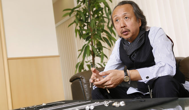 An Interview with Tokihito Yoshida, Director of 『esthète』