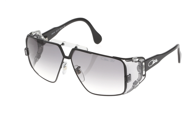 A sporty masterpiece from the 80s, the CAZAL951 is fully reissued.