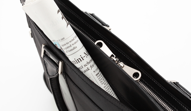 ro | Functionality is Beautiful—The Bags of “ro”