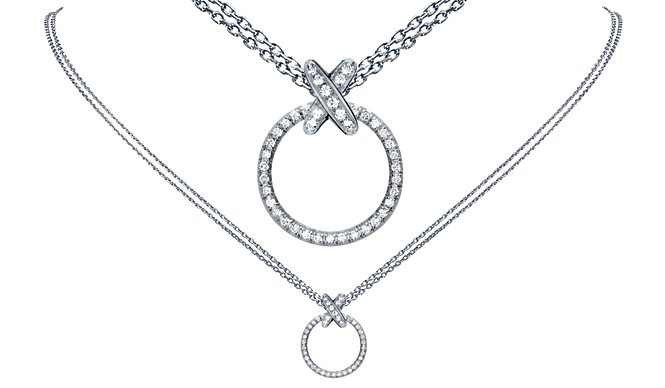 CHAUMET | Wedding rings that bring warmth to your décolletage