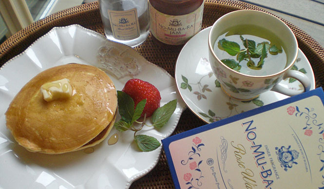 Series: SAKURA | May 2010 | Part 1: How About an Elegant Afternoon Tea with Rose Essence?