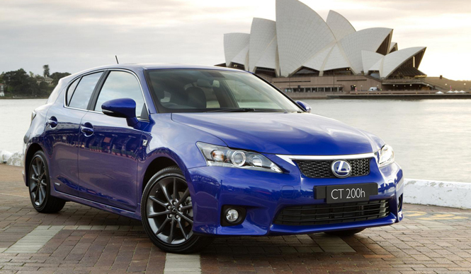 LEXUS CT200h｜レクサス CT200h Fスポーツを採用