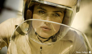 CHANEL｜キーラ ナイトレイ×「ココ マドモアゼル」の魅力 - Web