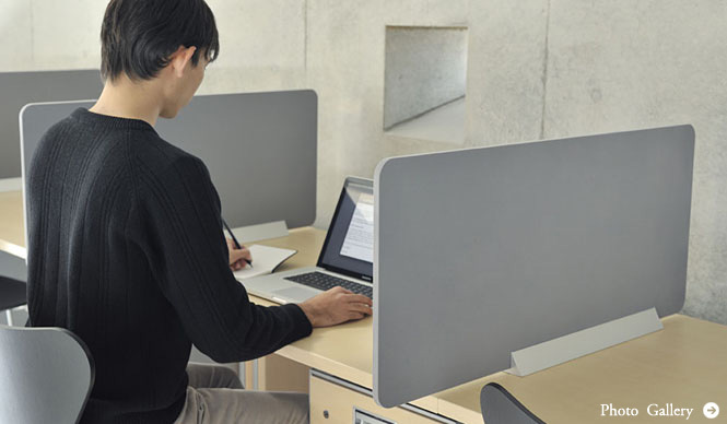 METAPHYS | "patis" – a freestanding desk partition.