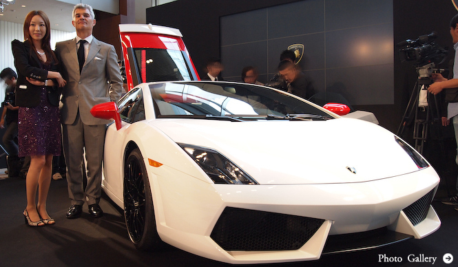 10台限定の日本専用モデル「ガヤルド LP560-4 ビアンコ・ロッソ」｜Lamborghini