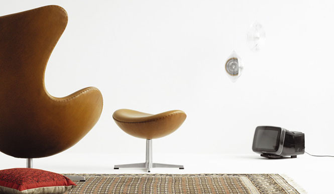 FRITZ HANSEN｜アルネ・ヤコブセンの名作「エッグチェア」キャンペーン
