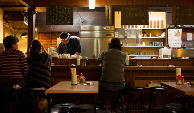 角田陽太｜東京の酒場を案内する新連載「東京浪漫酒場」第一回 三軒茶屋「久仁」