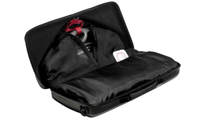 5351POUR LES HOMMES｜スーツを収納してもシワにならない「LAT 56°」ビジネストラベルバッグ