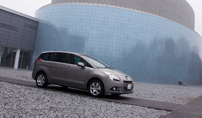 A Test Drive of the Peugeot 5008