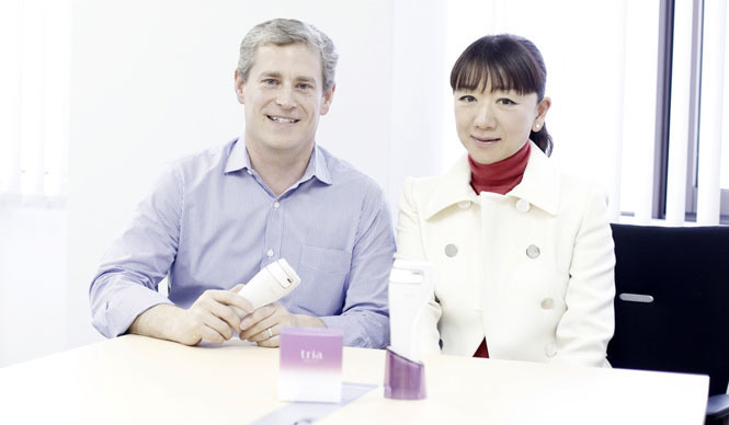 tria BEAUTY｜藤原美智子が「トリア・スキン エイジングケアレーザー」開発者に直撃インタビュー