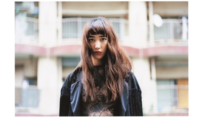 ART｜ヘアアーティストのYUUKとフォトグラファーの蓮井元彦による写真展『10FACES』