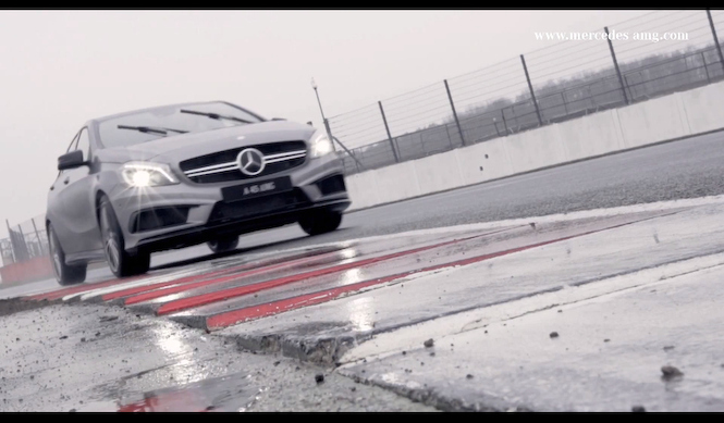 ルイス・ハミルトンが45 AMGを駆る｜Mercedes-Benz