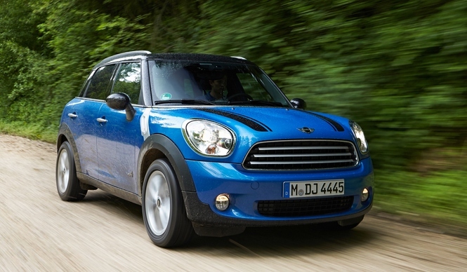 ミニ クロスオーバーとペースマンに4WDを追加｜MINI