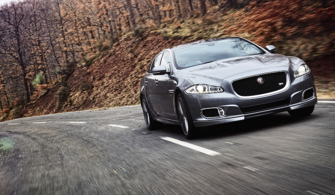 ジャガー最速のサルーン「XJR」が国内受注開始｜Jaguar