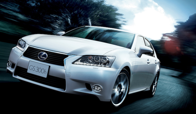 4気筒＋モーターのハイブリッドモデル「GS300h」誕生｜Lexus