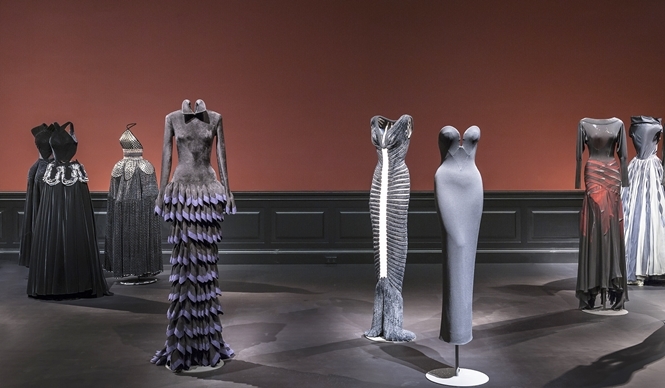 ART FILE 26｜「Alaïa （アライア）」｜連載「世界のアート展から」