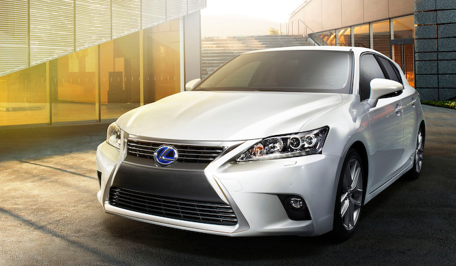スピンドルグリルを得たCT200hを中国で公開｜Lexus