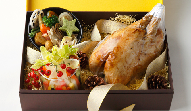 EAT Launches Limited Edition Christmas Party Set 'À la Maison'