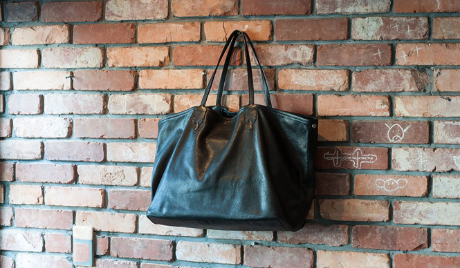 CHROME HEARTS｜新作「LUCILLE」シリーズのトートバッグ
