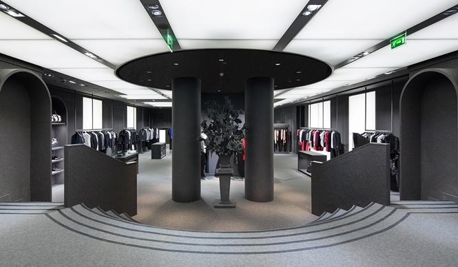 VIKTOR&ROLF｜フランスでは初となる旗艦店をパリ1区にオープン
