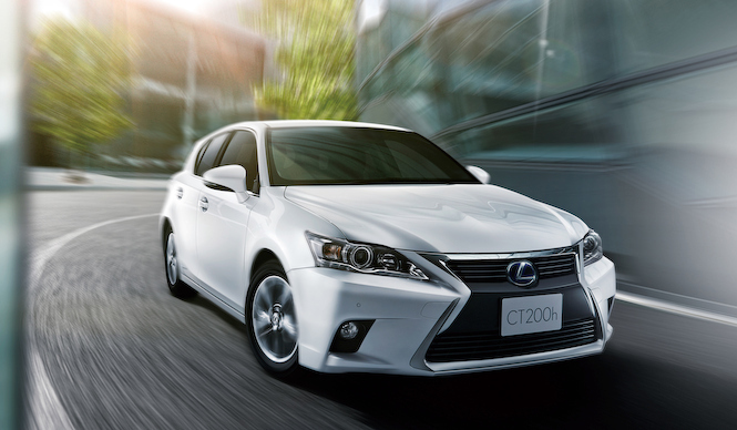 スピンドルグリルにフェイスリフトしたCT、日本でも発売｜Lexus