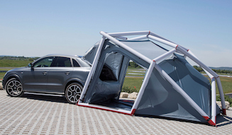 アウディQ3と一体化するテント｜Audi