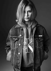 Calvin Klein Jeans｜ケイト・モスの妹を起用したカプセルコレクション