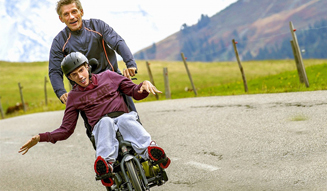 MOVIE | Great Days! - A Father and Son's Challenge to the Pinnacle of Triathlon - depicts a clumsy father and his rebellious son tackling the ultimate triathlon.