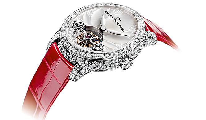 GIRARD-PERREGAUX Introduces Tourbillon Model to "Cat's Eye" Collection