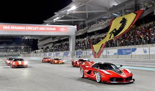 フェラーリ最大のレーシングイベントがアブダビで開催｜Ferrari - Web